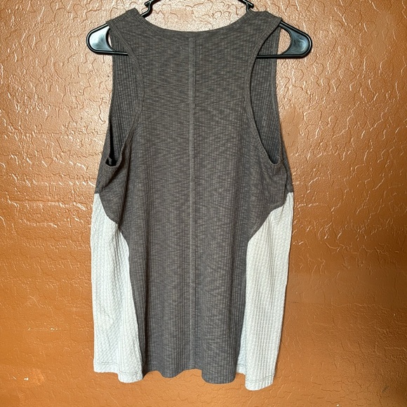 BKE 2-Tone Gray Loose Fitting Ribbed Knit Tank Women’s Medium - Picture 3 of 8